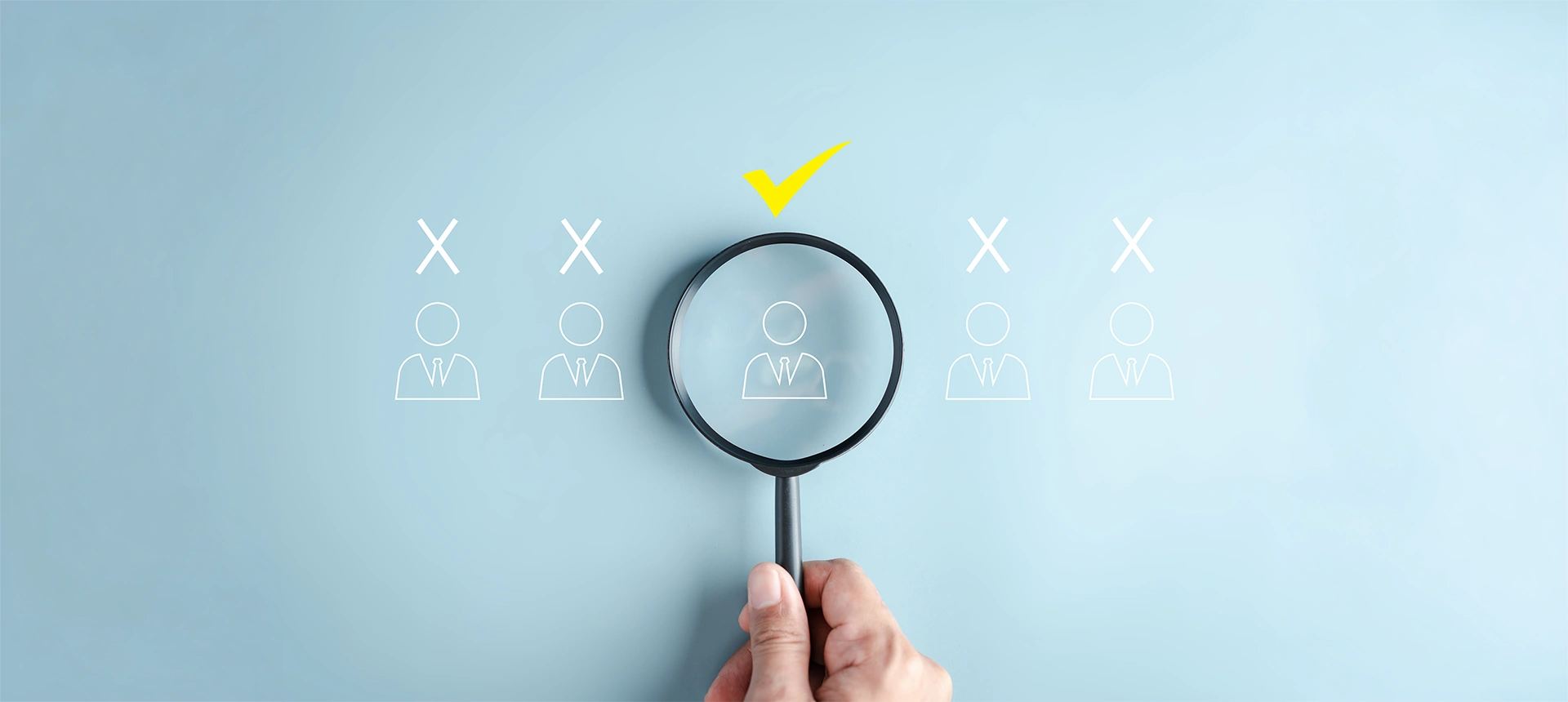 Magnifying glass highlighting best candidate icon